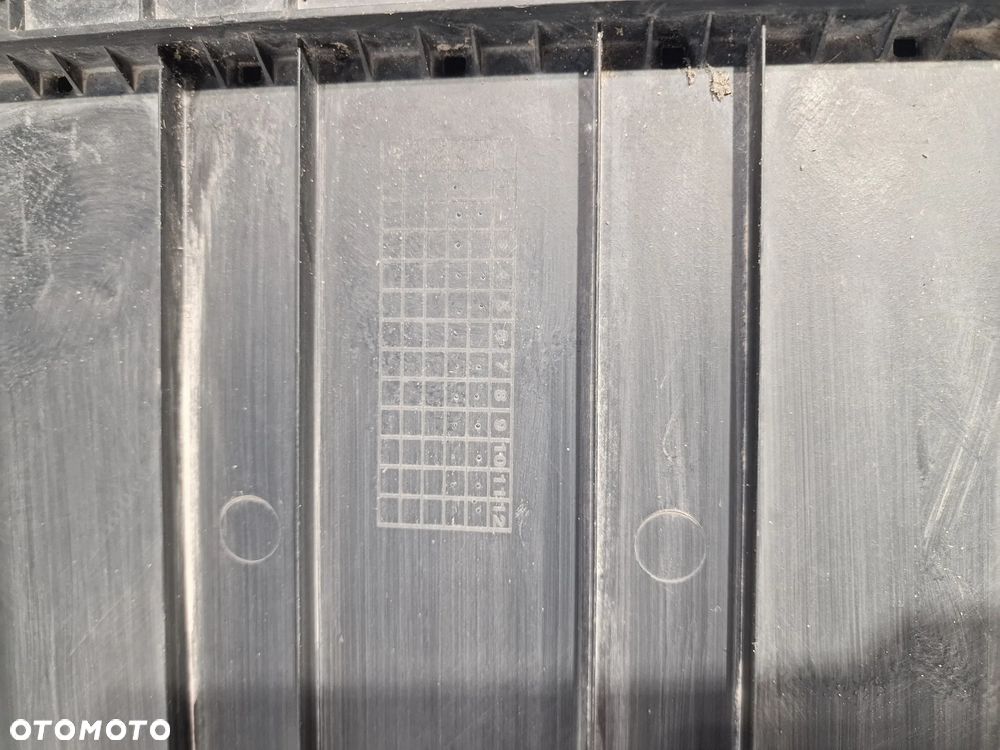 TESLA Y 20- PŁYTA / OSŁONA POD ZDERZAK PRZEDNI , NR 1760713-00-C / 1812159-00-B , NR AUKCJI NSŁ503 - 12