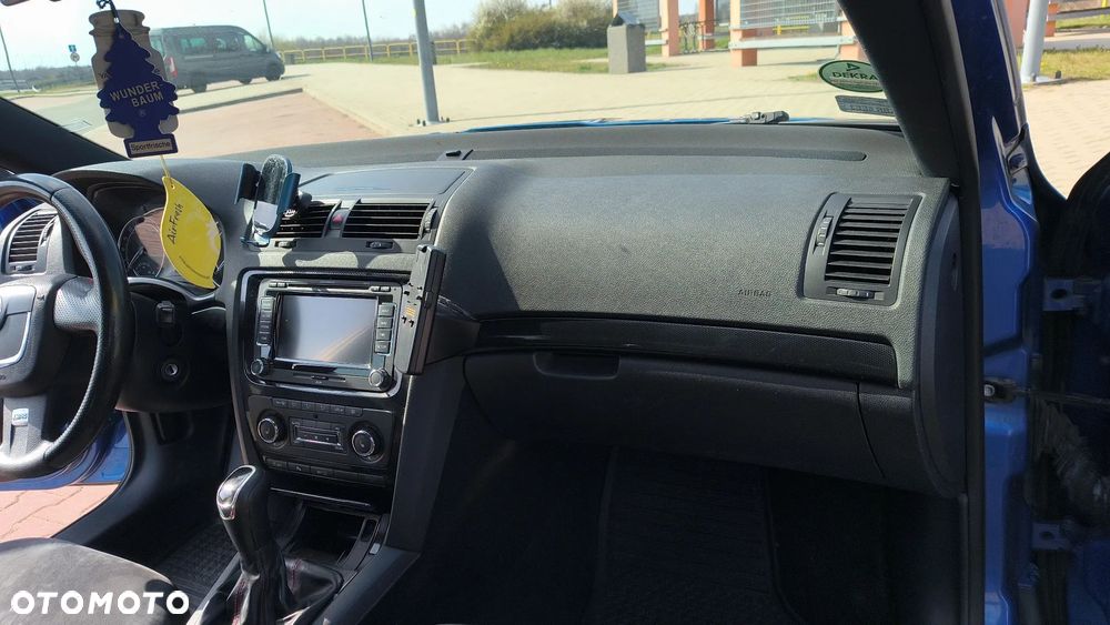 Skoda Octavia 2.0 TDI CR DPF RS - 8