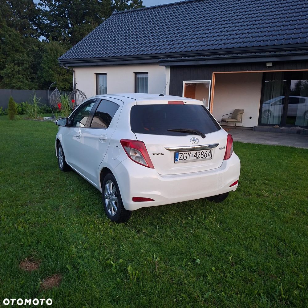 Toyota Yaris 1.4 D-4D Premium - 8