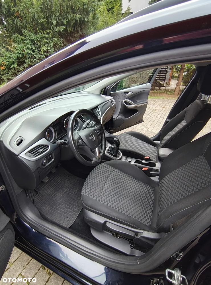 Opel Astra 1.6 CDTI Enjoy - 24