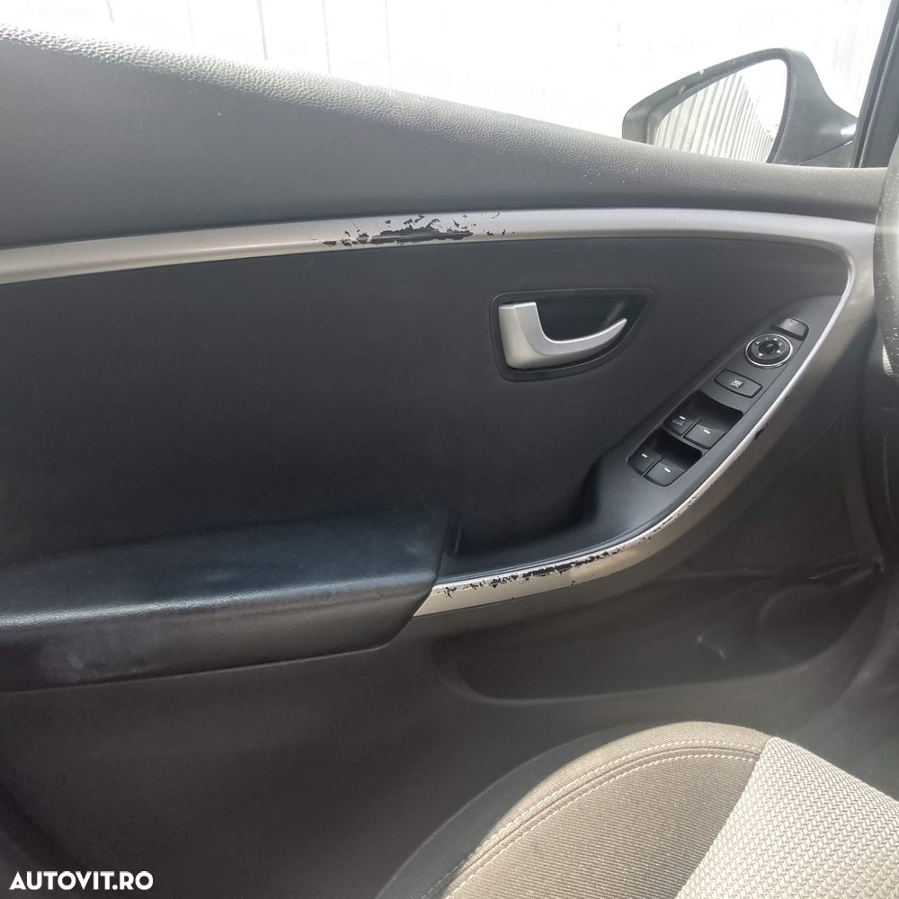 Hyundai i30 i30cw 1.6 CRDi Fifa World Cup Edition - 15