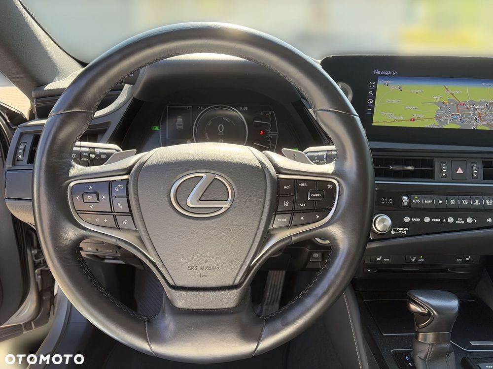 Lexus ES 300h Business Edition - 18