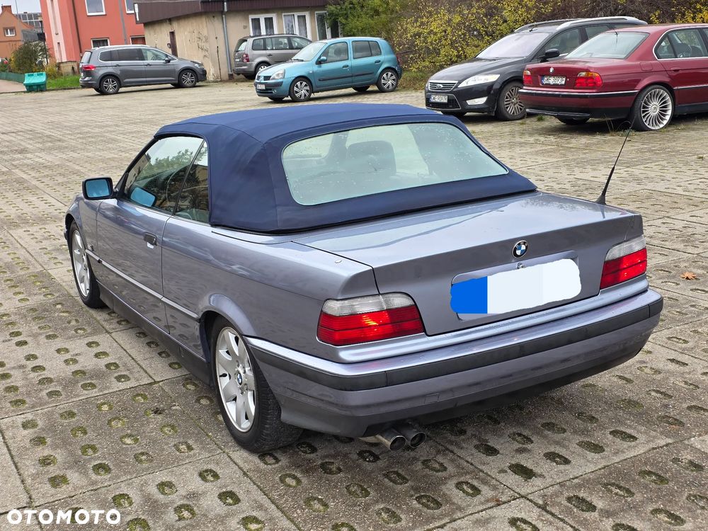 BMW Seria 3 325i - 11