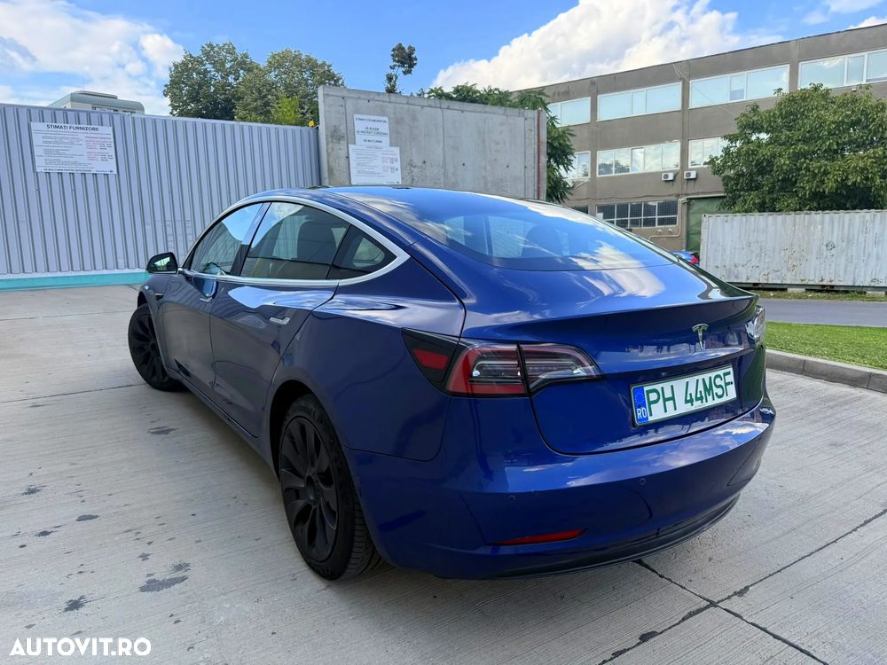 Tesla Model 3 - 7