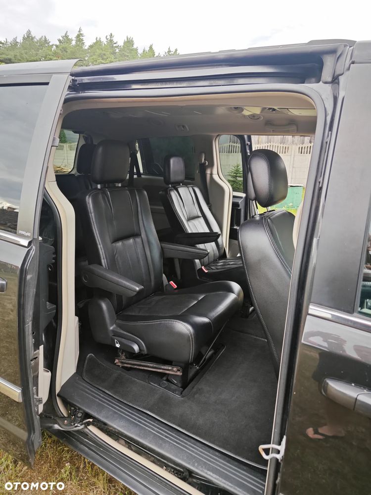 Chrysler Town & Country 3.6 Touring - 12
