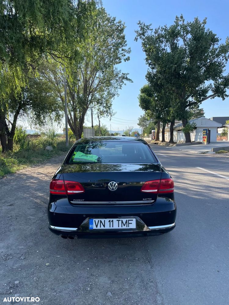 Volkswagen Passat 2.0 TDI DSG Comfortline - 4