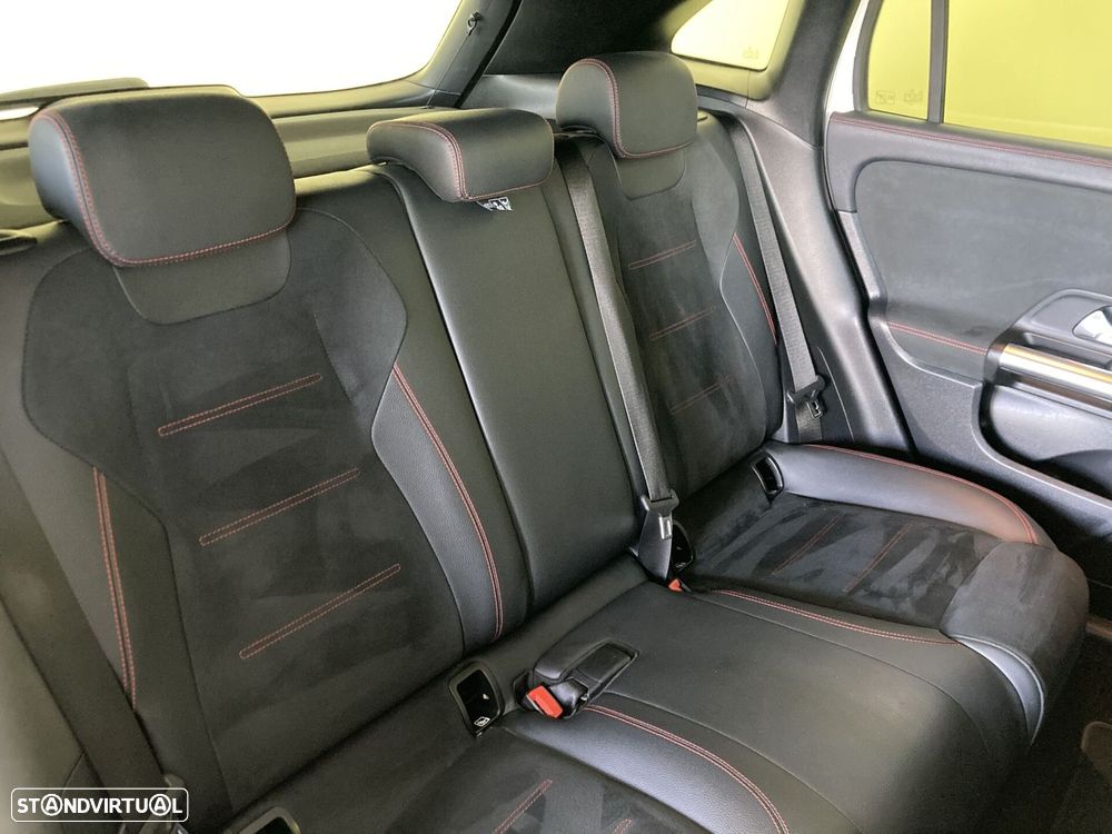 Mercedes-Benz GLA 180 d AMG Line - 11