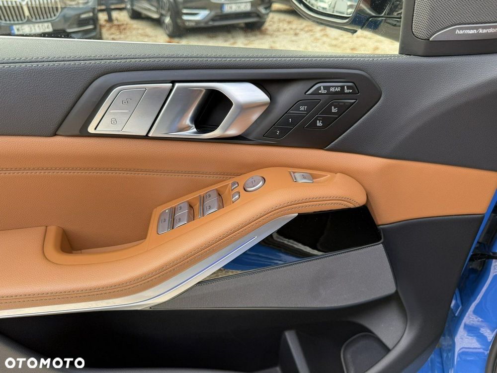 BMW X7 M50i sport - 13