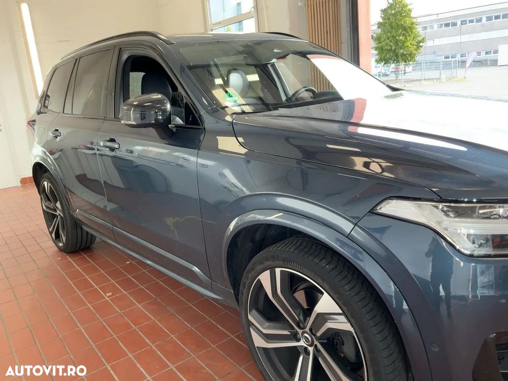 Volvo XC 90 B5 D AWD Plus Dark - 2