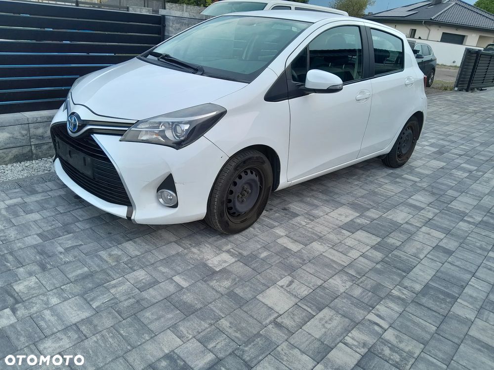 Toyota Yaris Hybrid 100 Business Edition - 1