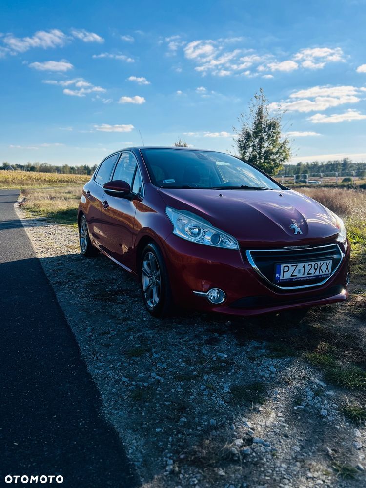 Peugeot 208 2015 photo 3