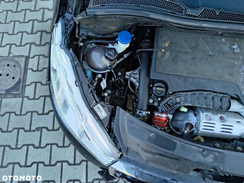 Peugeot 208 - 14