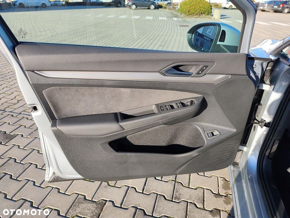 Volkswagen Golf Variant - 10