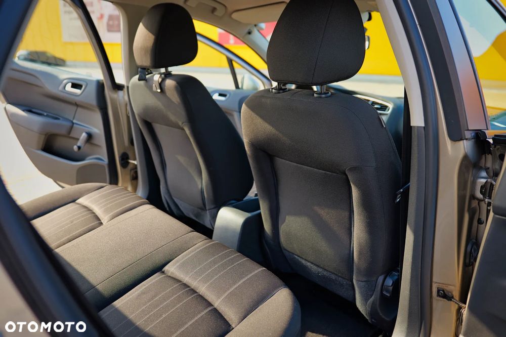 Citroën C4 1.6 HDi Attraction - 11
