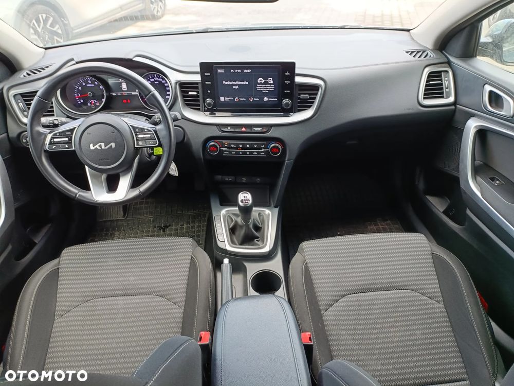 Kia Ceed 1.5 T-GDI M - 11