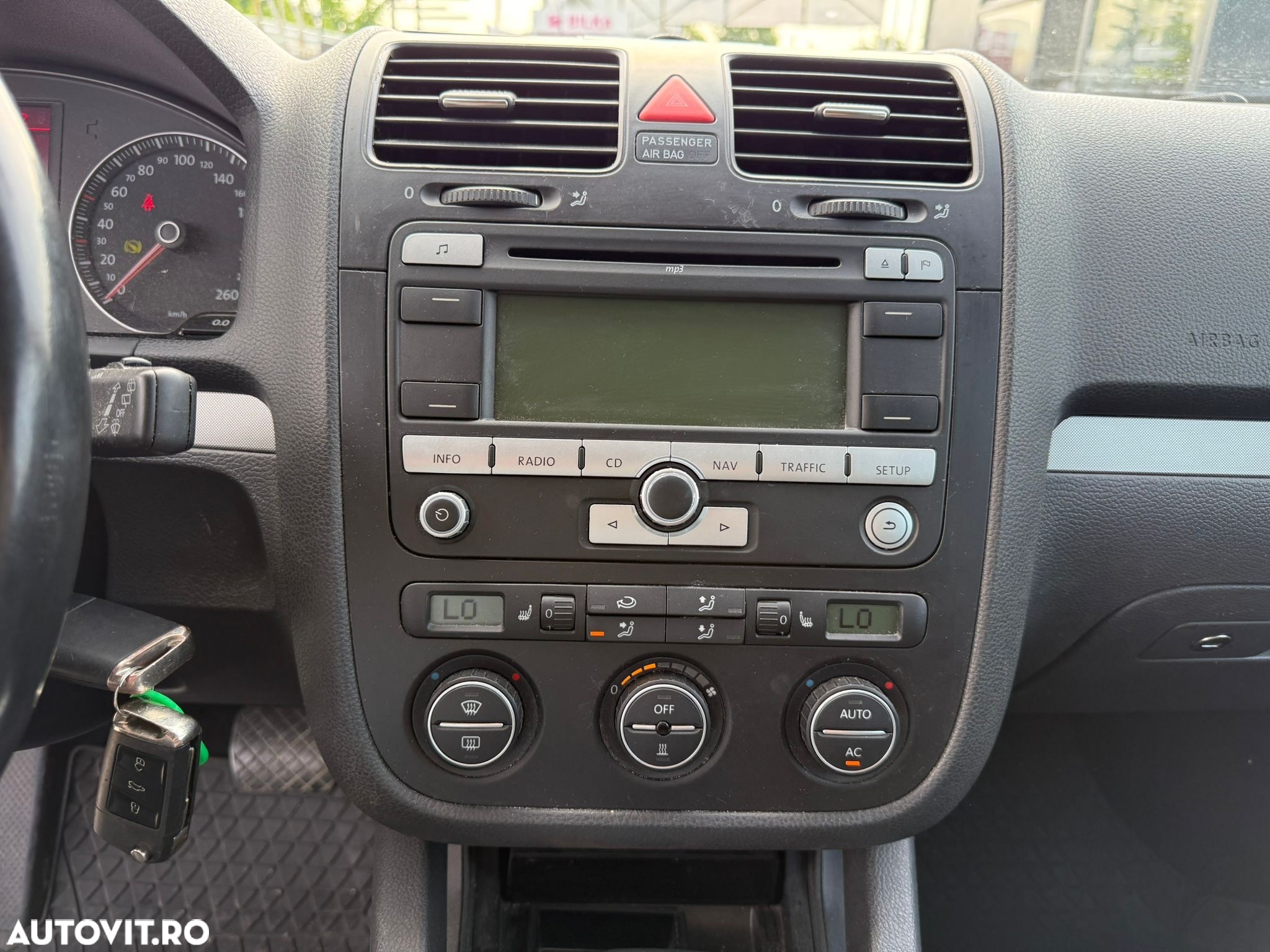 Volkswagen Golf 1.9 TDI Comfortline DSG - 10