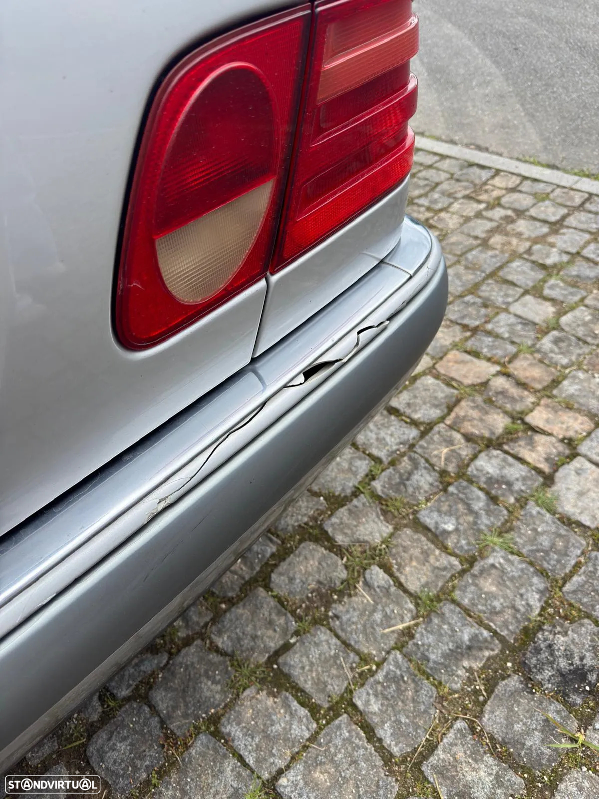 Mercedes-Benz 220 - 4
