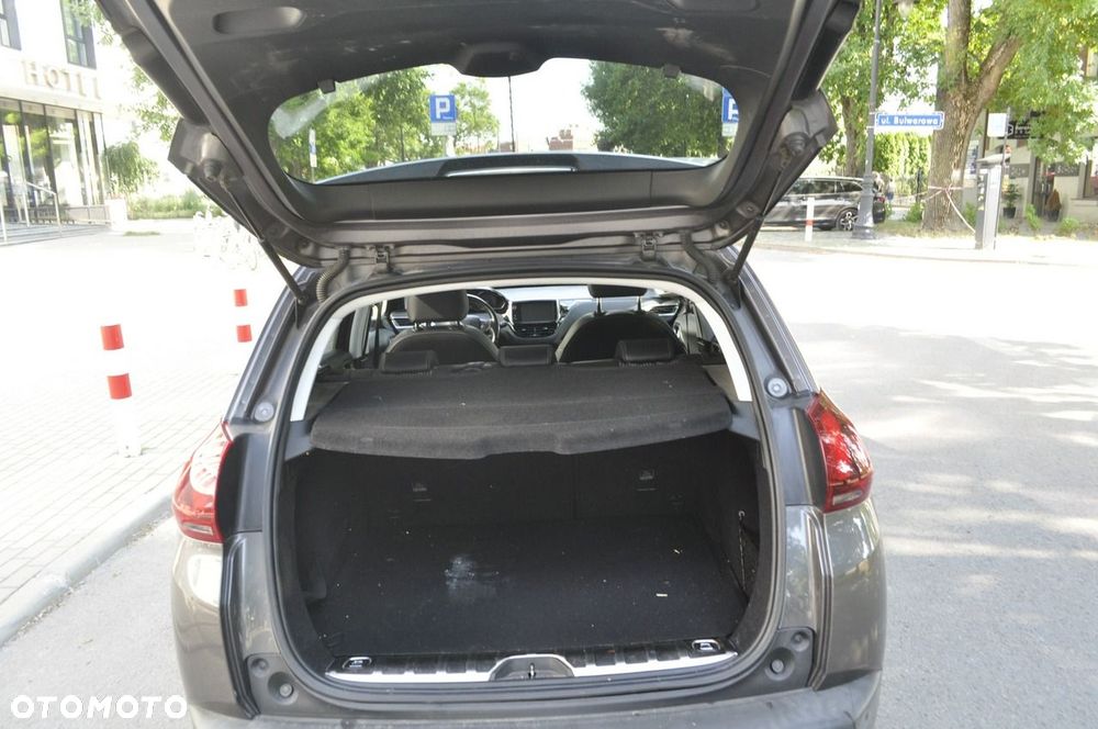 Peugeot 2008 - 9