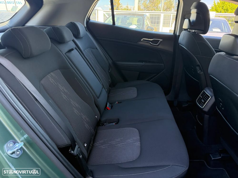 Kia Sportage 1.6 T-GDi HEV Tech - 33