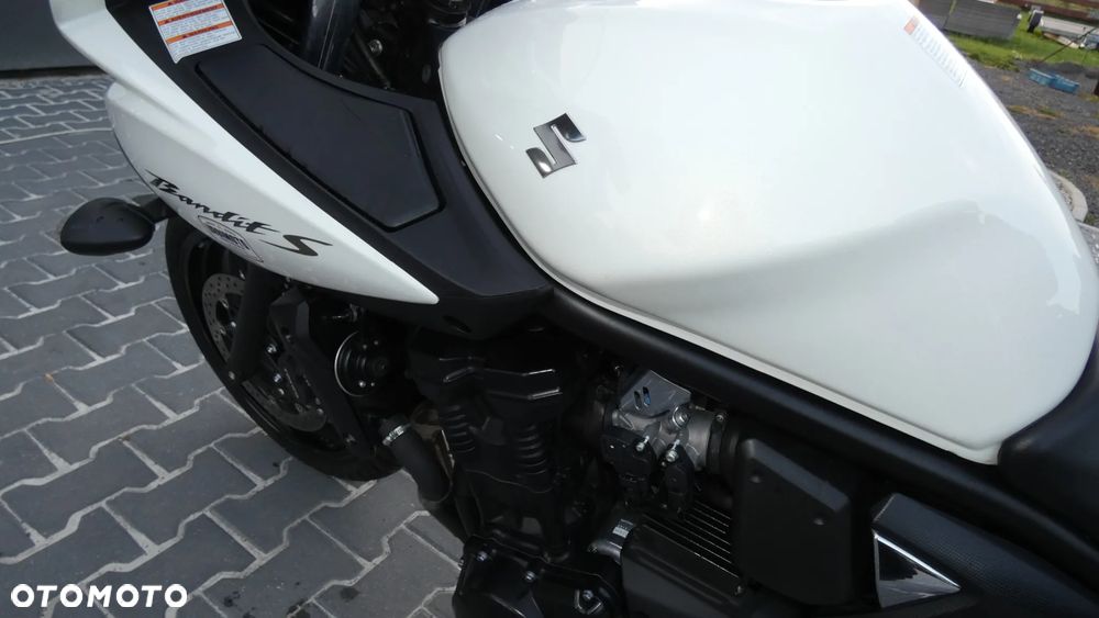 Suzuki Bandit - 22