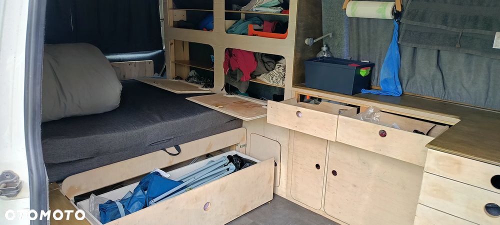 Volkswagen Transporter - 4