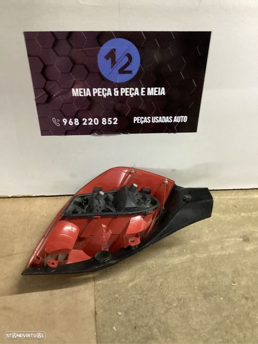 Farolim traseiro direito Renault Clio do ano 2007 - 2