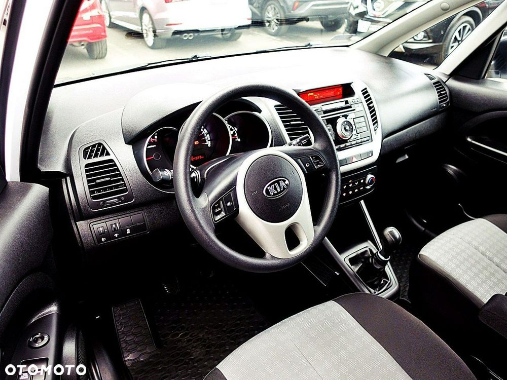 Kia Venga - 16