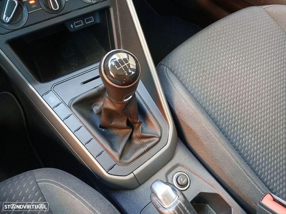 Volkswagen Polo 1.0 TSI Confortline — fotografia 30