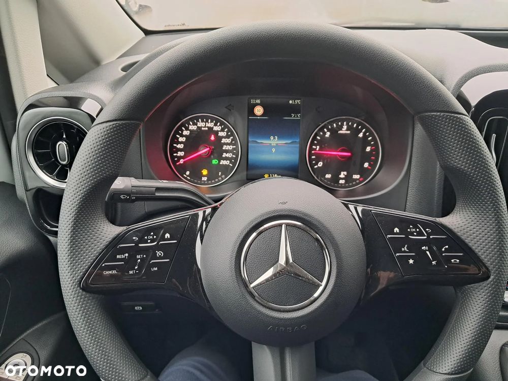 Mercedes-Benz VITO - 11