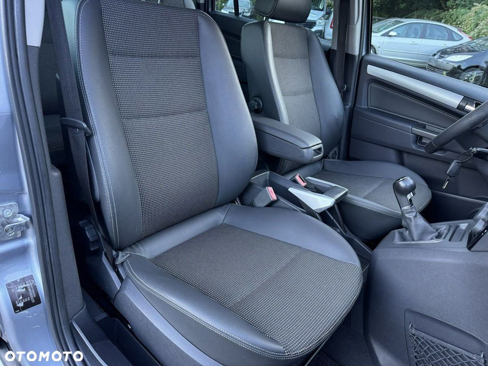 Opel Zafira - 14
