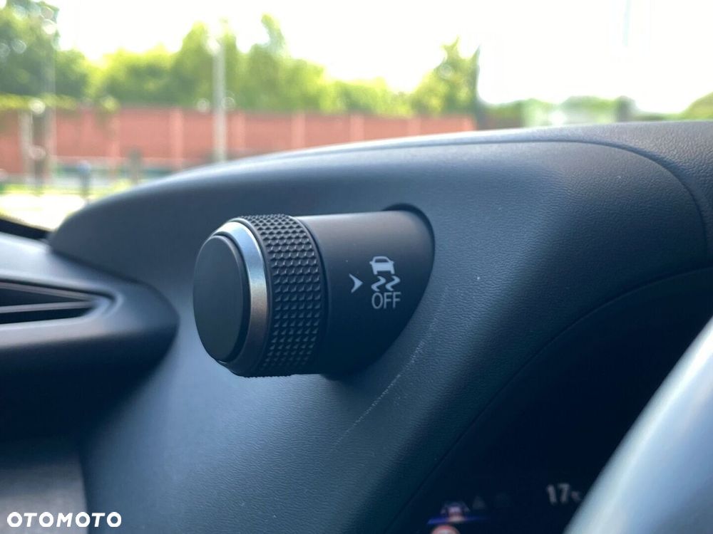 Lexus UX 250h GPF Business 2WD - 28