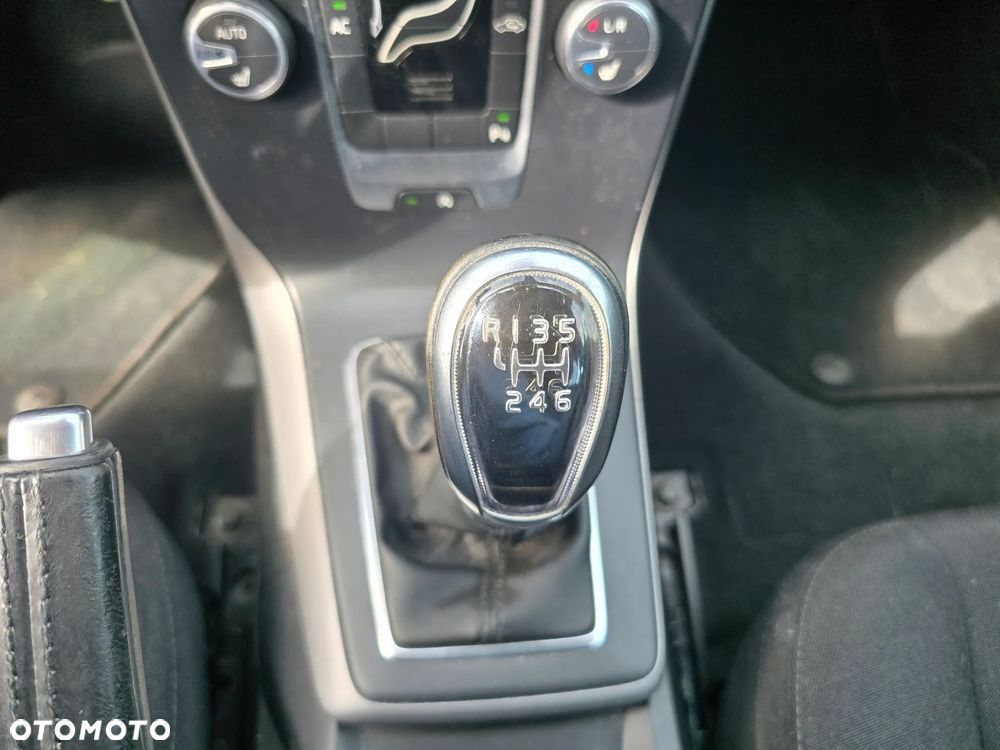 Volvo V40 - 32