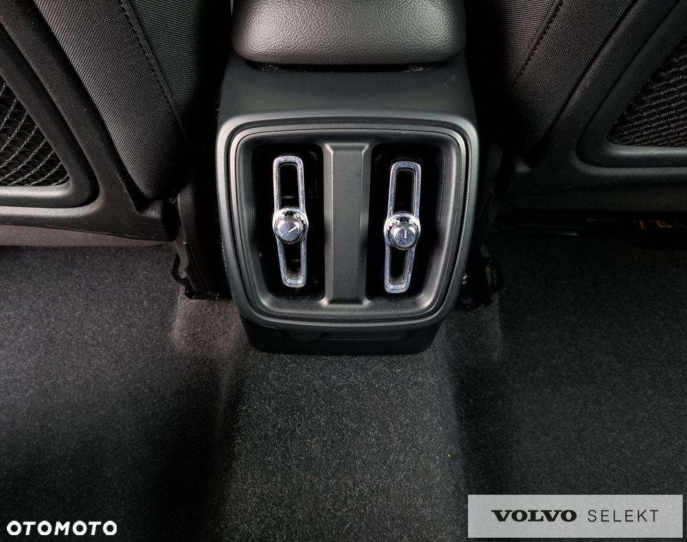 Volvo XC 40 - 25