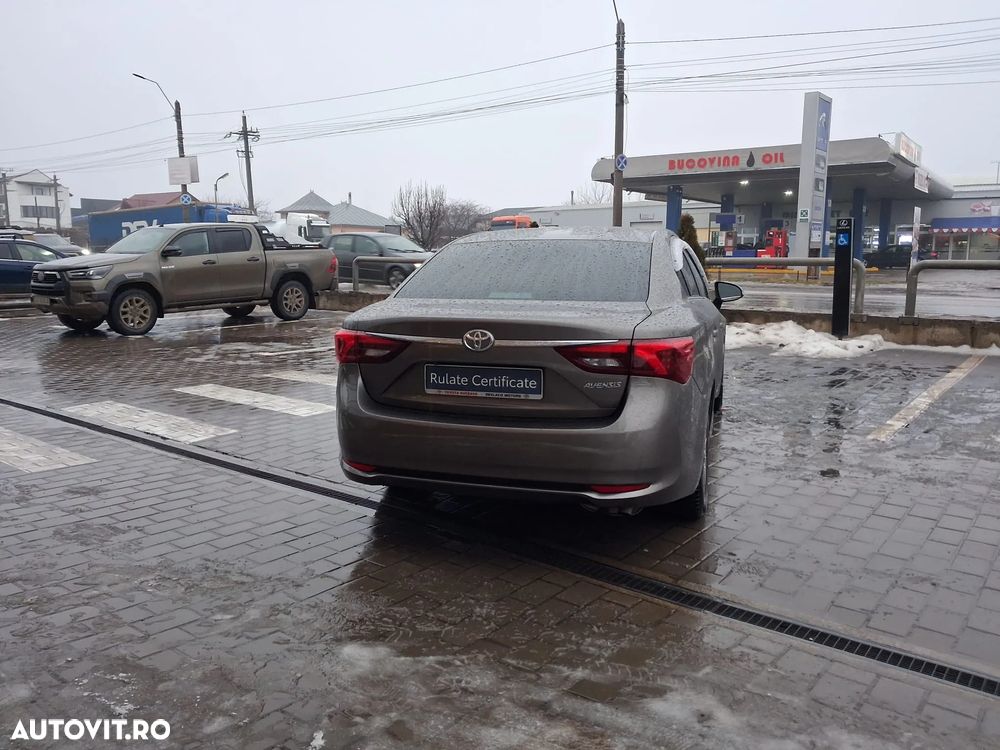 Toyota Avensis 1.8 Executive - 6