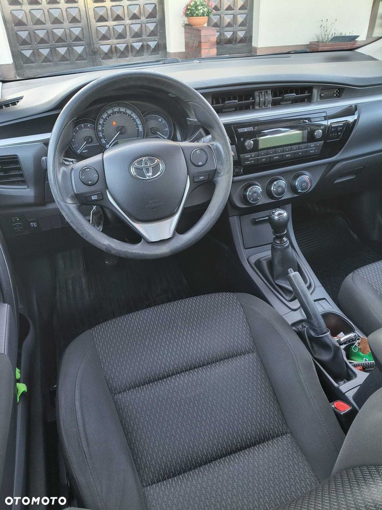 Toyota Corolla - 5