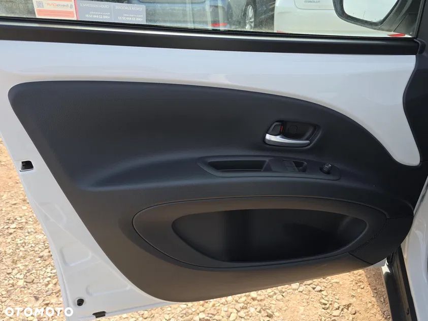 Toyota Aygo X Hybrid 1.5 Comfort e-CVT - 12