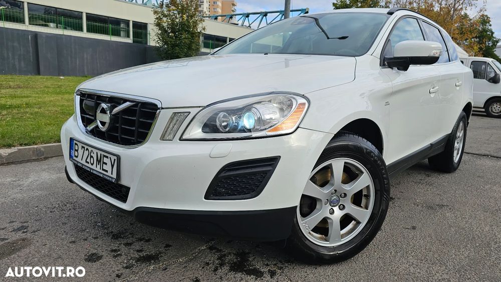 Volvo XC 60 D5 AWD Geartronic Momentum - 11