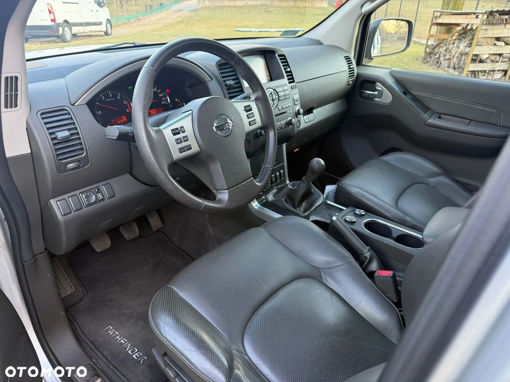 Nissan Pathfinder - 21