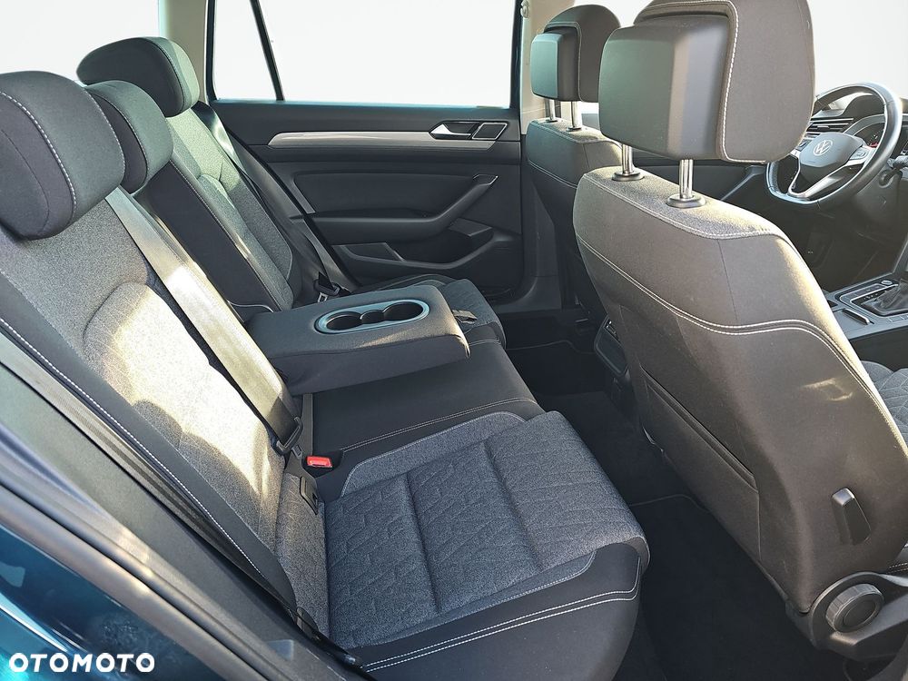 Volkswagen Passat - 17