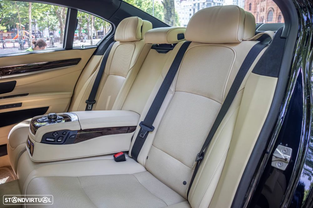BMW 760 i - 25