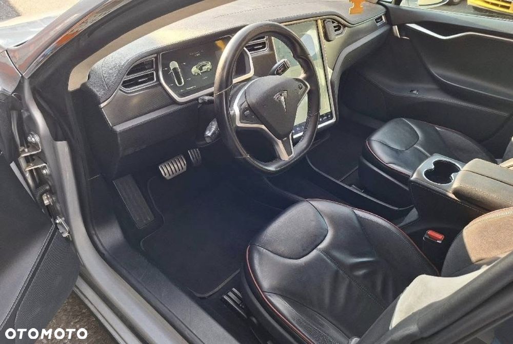 Tesla Model S Performance - 9