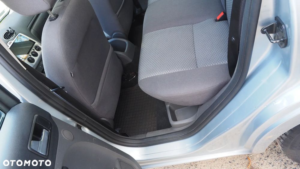 Ford Focus 1.6 16V Trend - 19