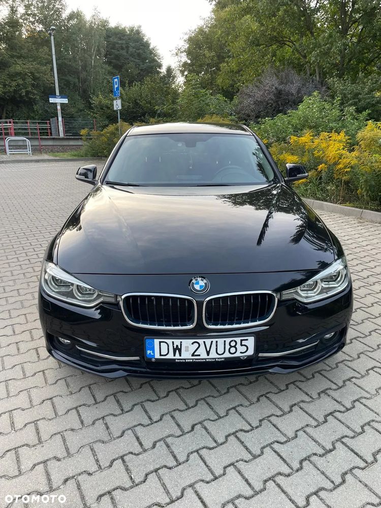 BMW Seria 3 320d xDrive Sport Line - 2