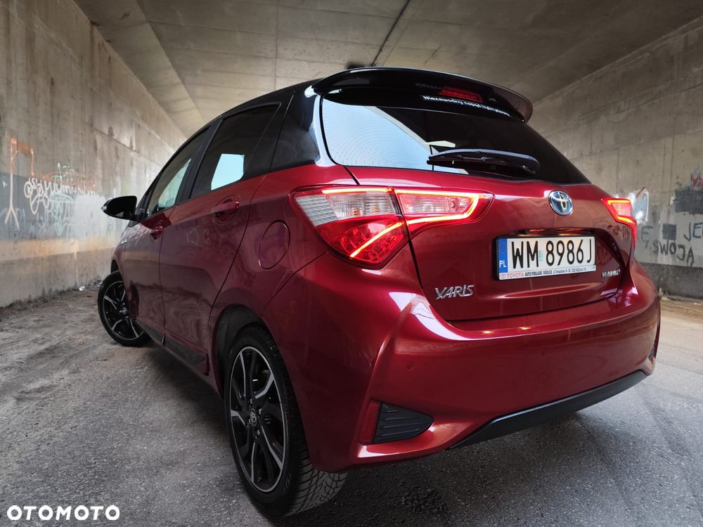 Toyota Yaris Hybrid 100 Selection Passion - 14