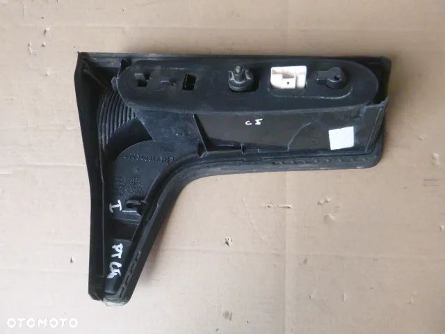 LAMPA PRAWY TYŁ PRAWA TYLNA W KLAPĘ CITROEN C5 I LIFT SEDAN 04-08 - 10