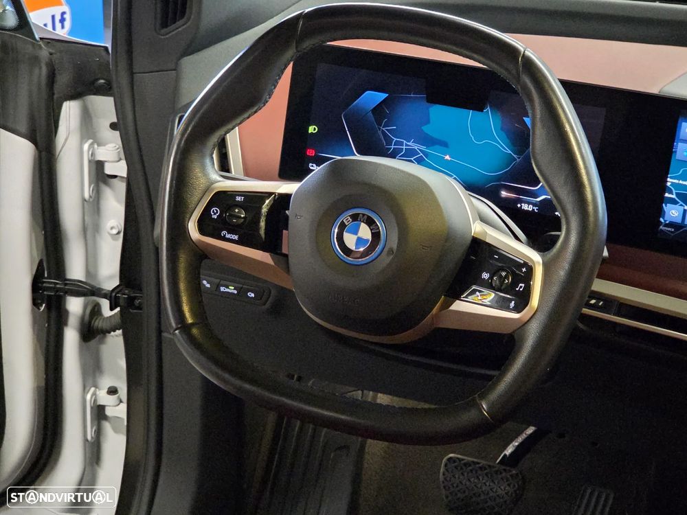 BMW iX xDrive 40 Pack Desportivo - 31