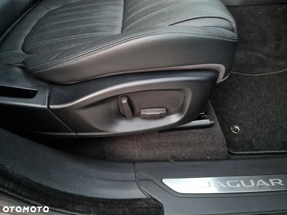 Jaguar F-Pace 2.0 i4D AWD Portfolio - 24