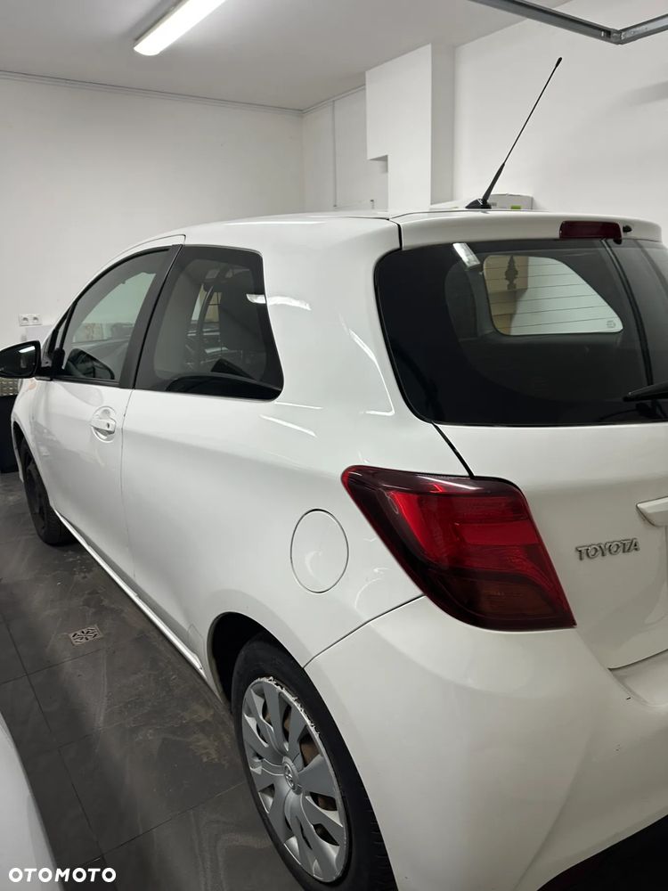Toyota Yaris 1.33 Active EU6 - 3