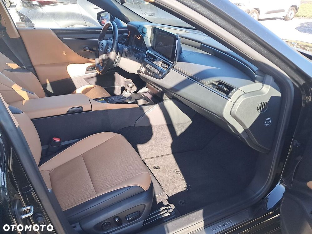 Lexus ES 300h Business Edition - 14