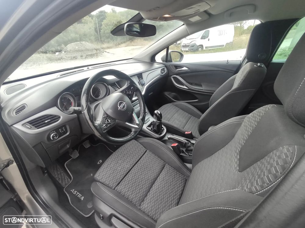 Opel Astra Sports Tourer - 6